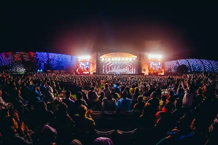 新锐男高音呈现璀璨舞台艾森巴赫献中国户外首秀