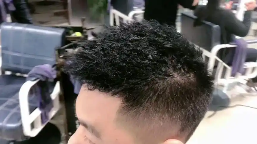 男生瓜子头,吸纸烫#男士发型 #男士烫发