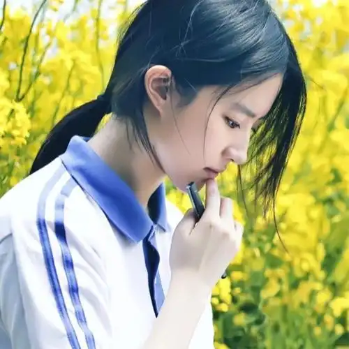 青春校园风清纯女生头像图片