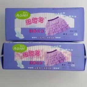 姨妈巾卫生巾超短裙