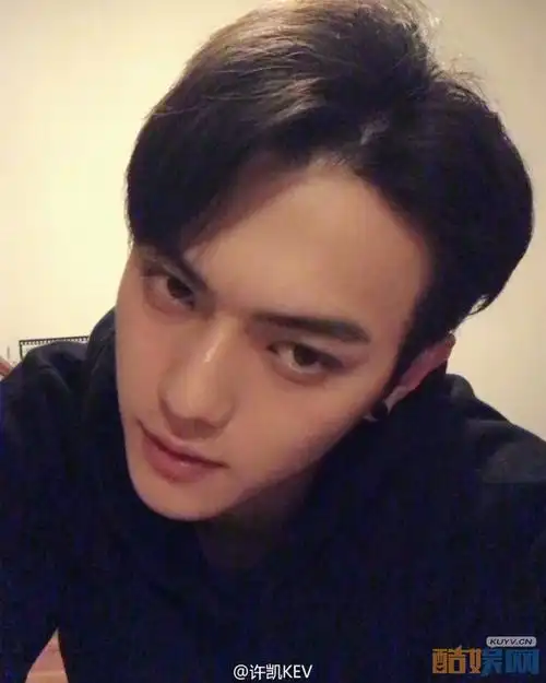 许凯生活照写真