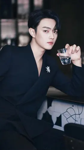 许凯 娇兰 cr. -八点半贩卖 - 堆糖,美图壁纸兴趣社区