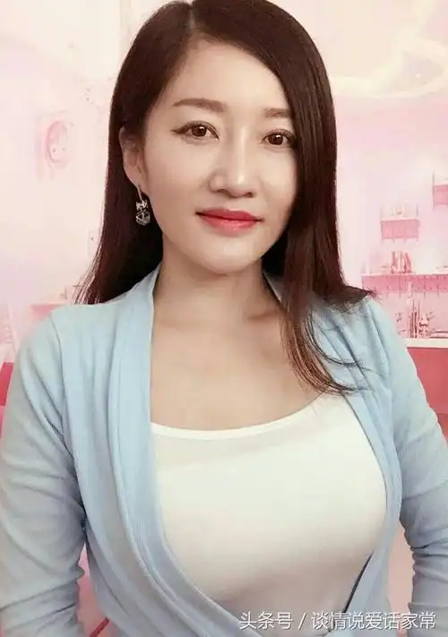 女人四十一朵花,最有女人魅力,四十岁女人魅力峰值参考!