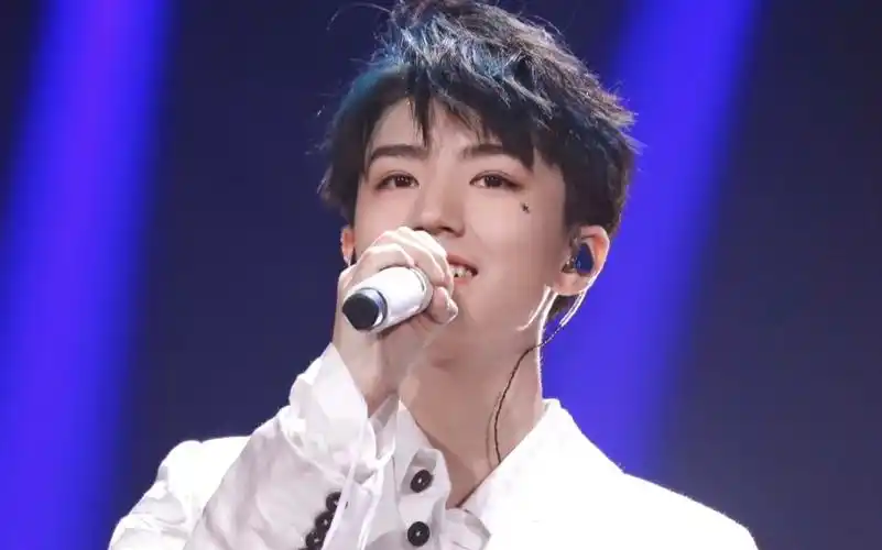 【王俊凯】19岁生日演唱会旧照