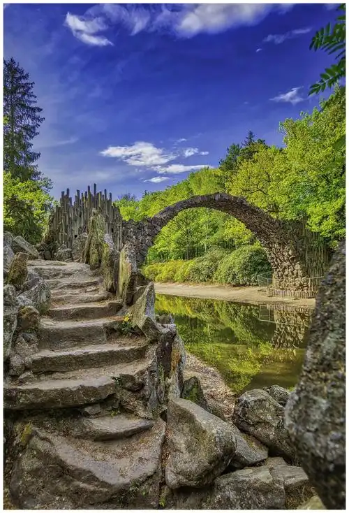 世界上最漂亮的三座桥,坐落在如画的意境里,据说有和魔鬼签过约