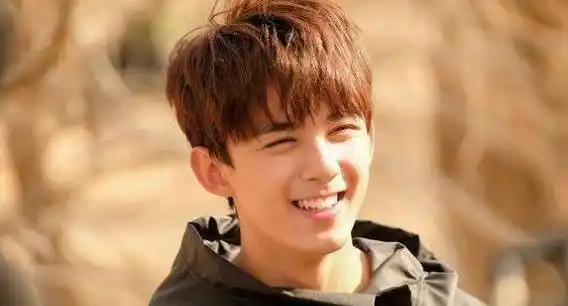 吴磊比迪丽热巴小6岁,但表演时没察觉,对此你怎么看呢?