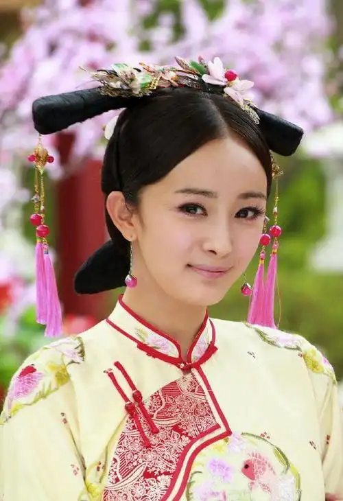 回顾明星刚出道的样子:林心如土气,杨幂方脸,张雨绮膀大腰圆