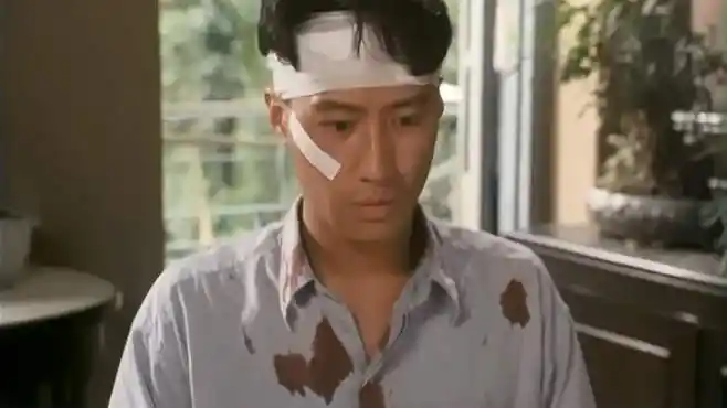 伙头福星:太惨了!刚被小混混暴揍,又被老爸骂,黎明倒血霉了