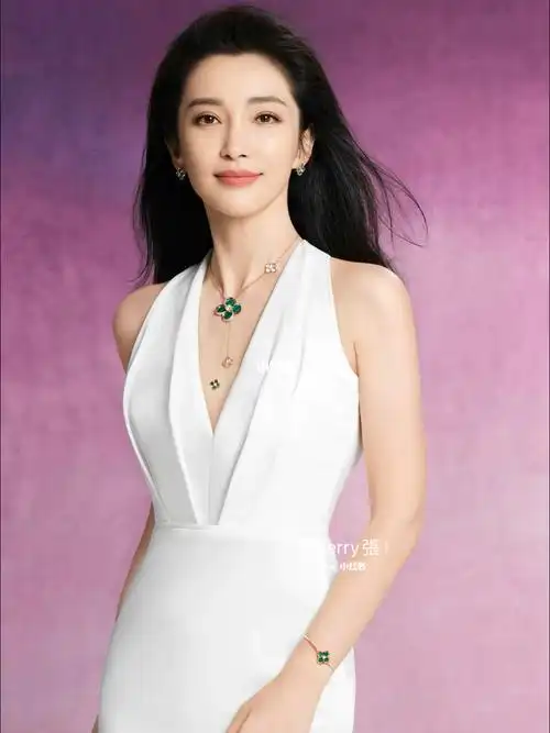 李冰冰70millanova2023周大福代言广告