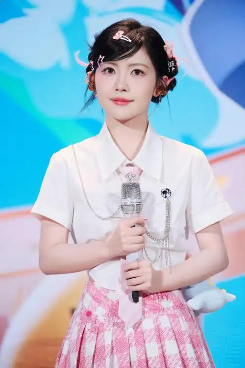 赖美云双舞台又萌又拽##被赖美云小拽龙可爱晕了