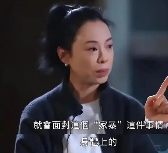 断情绝爱的乐坛丑女黄绮珊怎么越来越美了