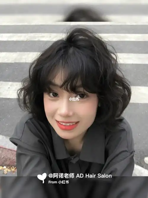 齐耳蛋蛋卷短发妹子不_短发_蛋卷头_发型_时尚_ad hair salon