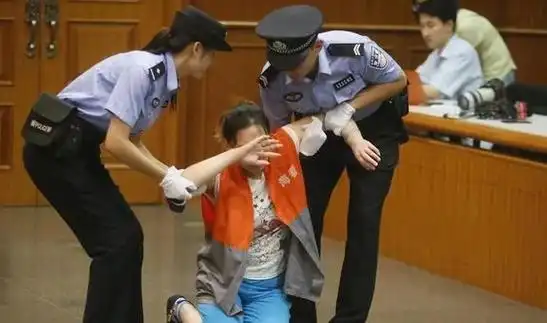 女毒贩方晓红长相绝美被多人包养被捕后成福建首例注射死刑犯