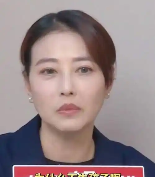 原创54岁周海媚素颜现身辟谣上亿豪宅传闻霸气回怼不婚不育质疑