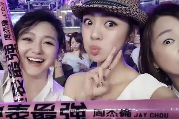 大s再引风波,被波及的13位明星,有人该怨她,有人该谢她