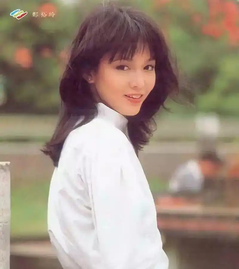 61岁郑裕玲近照曝光疑似整容失败变蛇精脸曾教育刘嘉玲