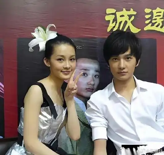 18岁的杨洋和19岁的李沁相遇,那时的他们年轻又有些天真