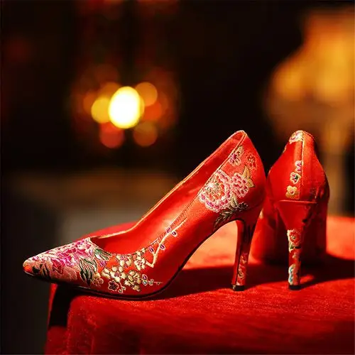 冬天的婚鞋怎么选 冬天婚鞋搭配大全