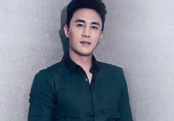 中文名:杜淳,外文名:du chun,别名:淳哥,小杜,民族:回族,出生地:河北