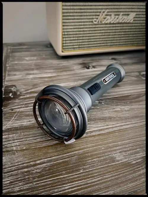 今日分享一个家用电器,来自北邦的手电筒98被这复古的外型吸引,果断