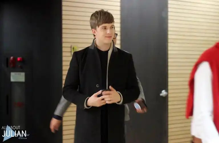 非首脑会谈 julian quintart