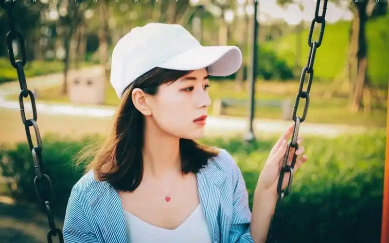 清纯文艺女生唯美逆光写真图片,高清图片-壁纸族