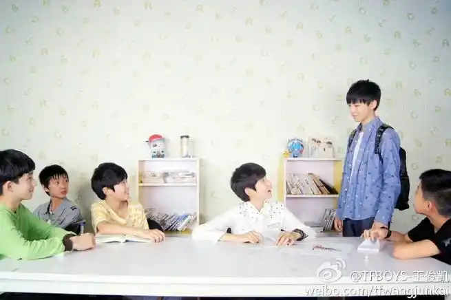 tfboys刘志宏同框旧照##刘志宏和王俊凯小时候合照