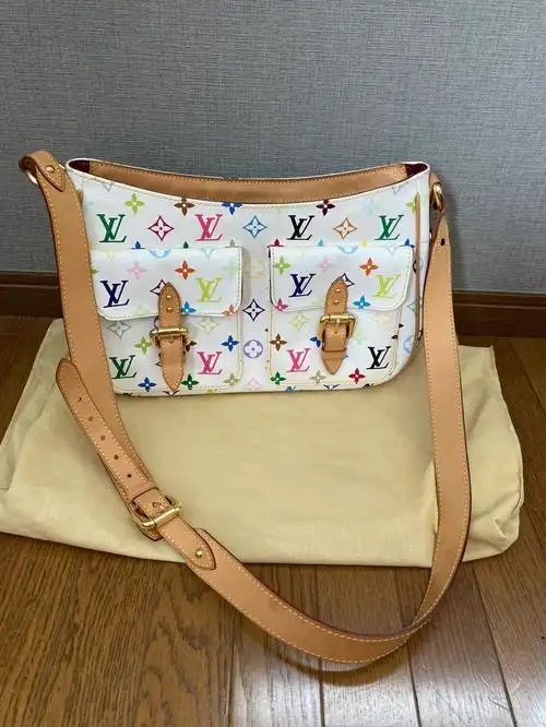 lv白三彩剑桥斜挎包