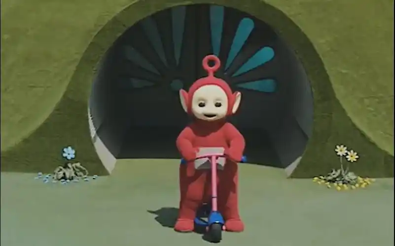 【天线宝宝原版配音】骑着小波的滑板车