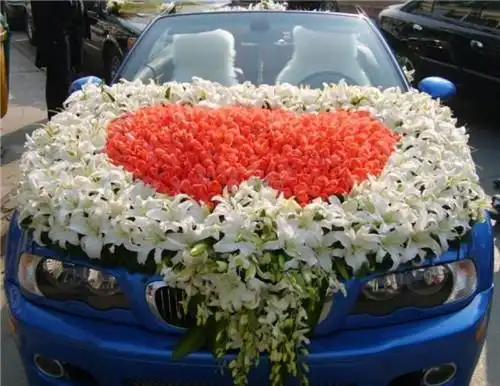 婚礼花车价格要多少什么样的花适合装饰婚车