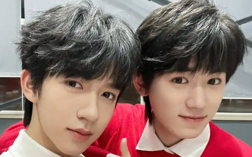 闺蜜组就是要贴贴呀#宋亚轩##贺峻霖