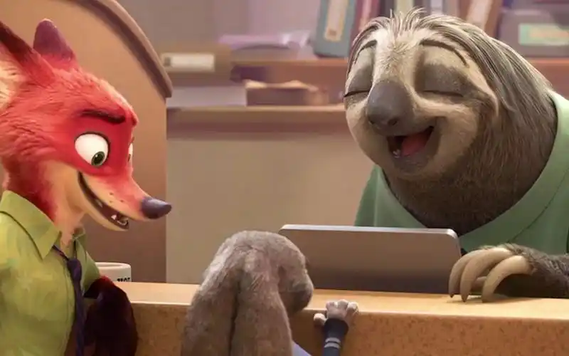 《疯狂动物城》各地语言配音一个叫闪电的超慢树懒经典片段,笑出猪叫!