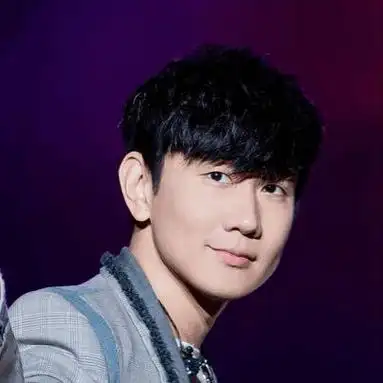 林俊杰换了新头像!  好帅好可爱    #亚洲天王林俊杰#96#林俊