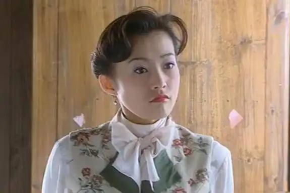 郝蕾:性感的绝对代名词,年轻时的撩人韵味