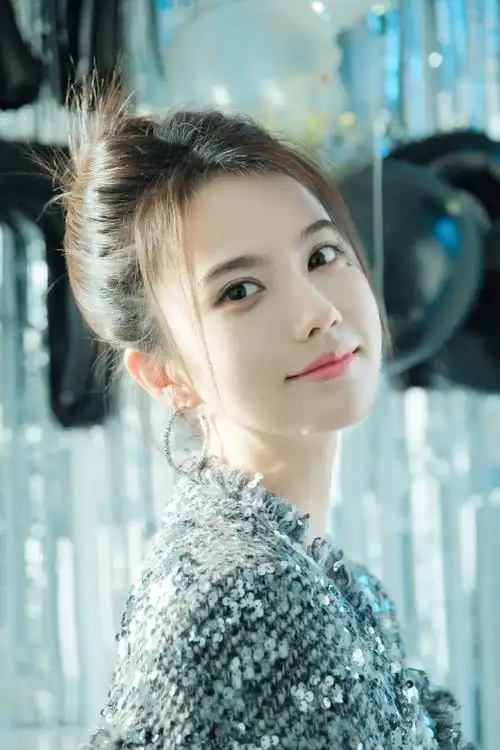 姜珮瑶流光星星妆#    是谁的dna动了,终于等到了@姜珮瑶生日写真