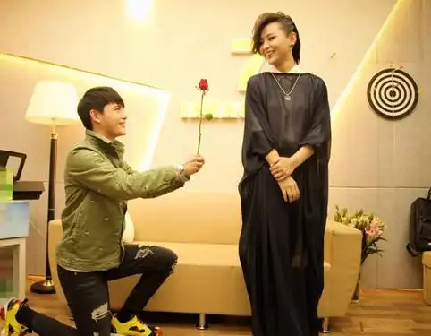 周笔畅机智回应恋爱传言 孙坚称是节目组炒作-搜狐娱乐