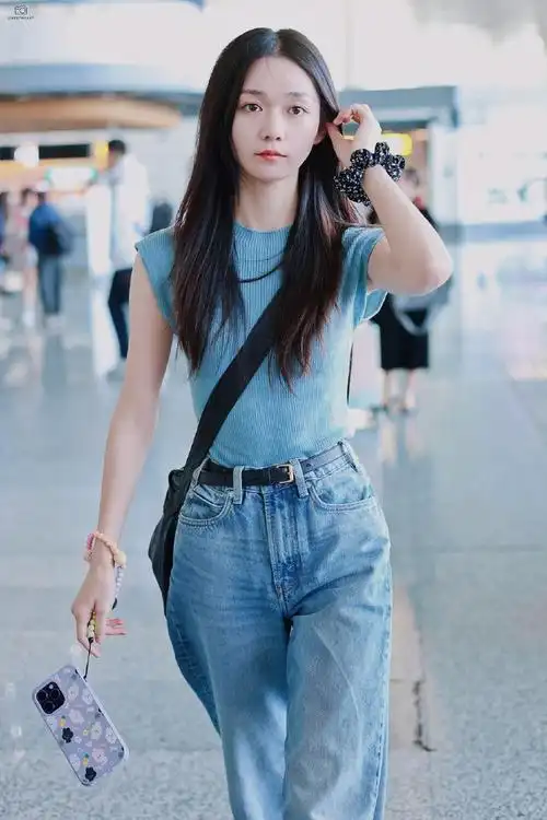 段奥娟银色流苏礼裙