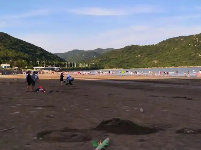珠海三灶阳光咀海滩人气还是挺旺的