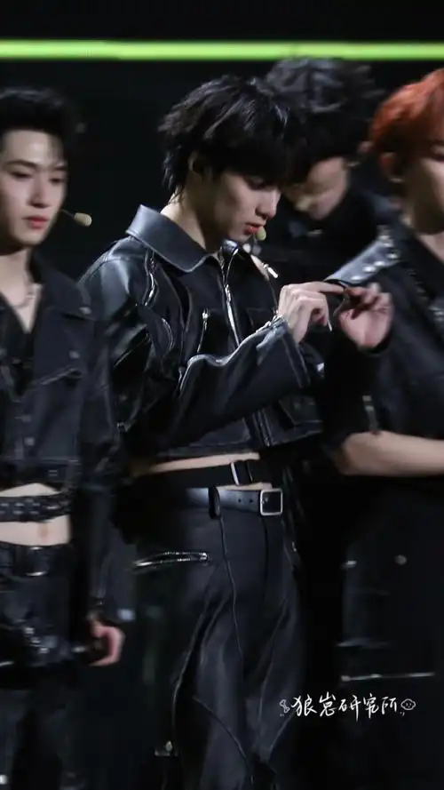 刘耀文叁重楼暨出道四周年演唱会