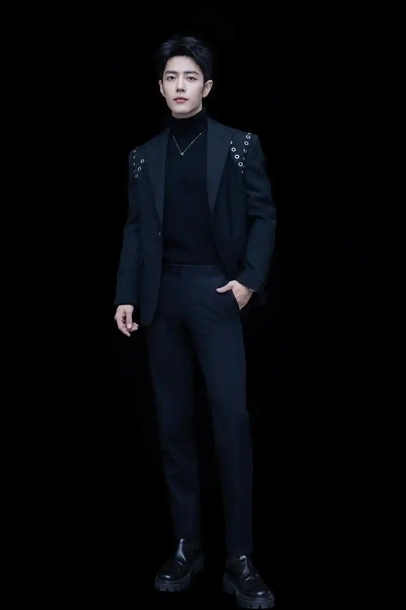 怎么会有这么帅气的男人,被照片惊艳到了#西装杀 #肖战 - 抖音