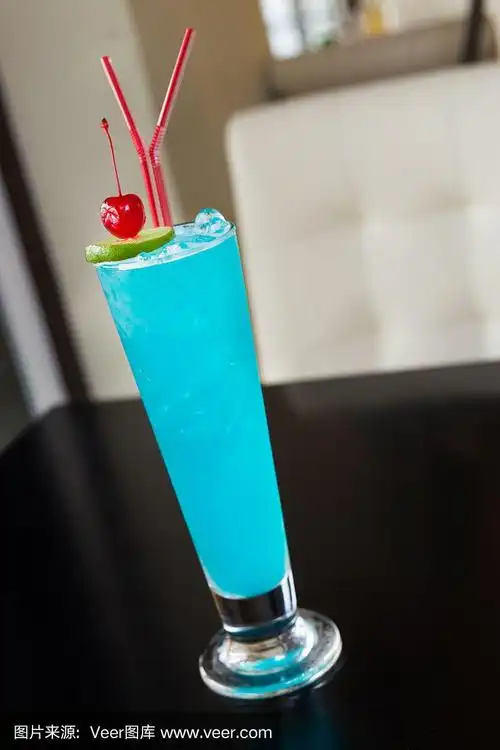 蓝色夏威夷鸡尾酒