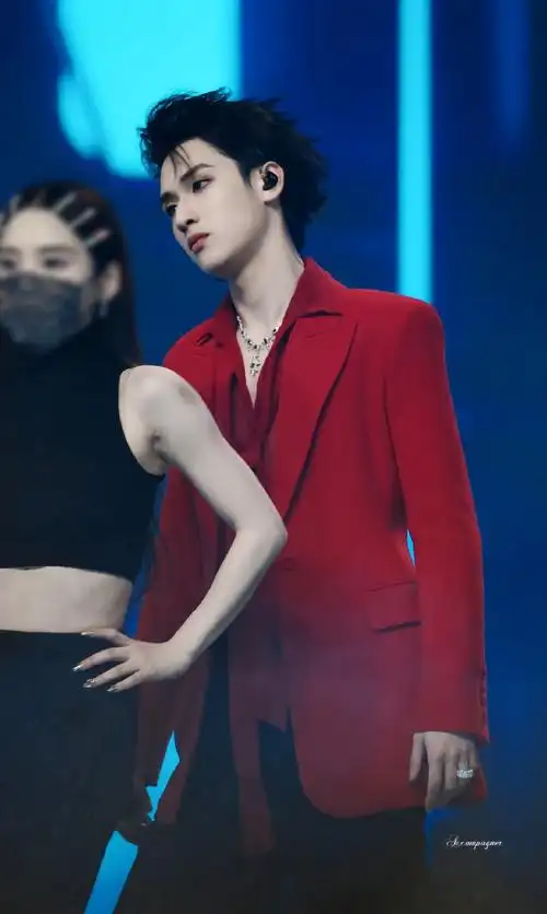 严浩翔叁重楼暨出道四周年演唱会##严浩翔 舞台风暴##严老师我需要手