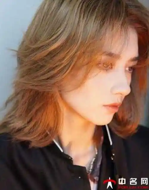 中短发日系层次碎发直发百搭短发发型推荐