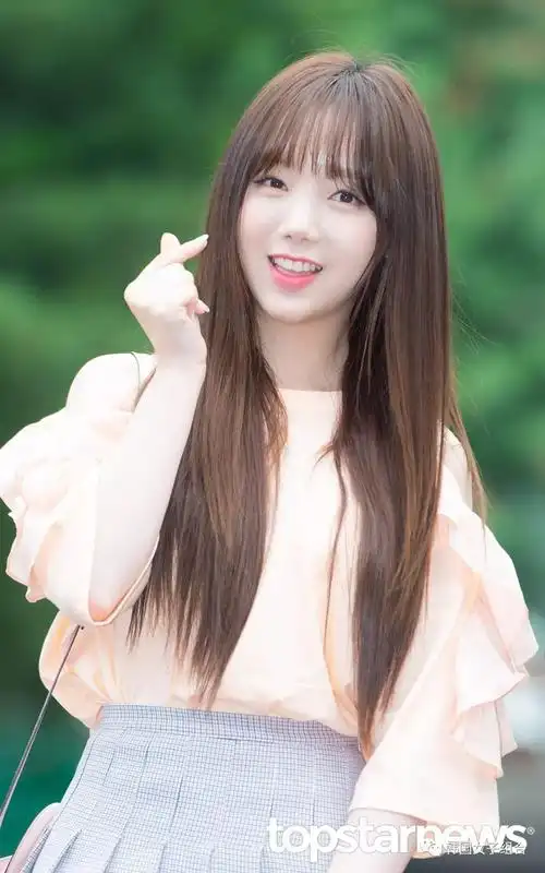 韩网选出女团中活泼爱笑的"开朗少女",爱笑的女生运气不会差!