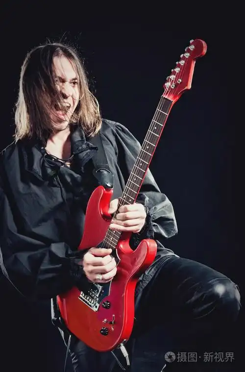 摇滚明星玩一场音乐会