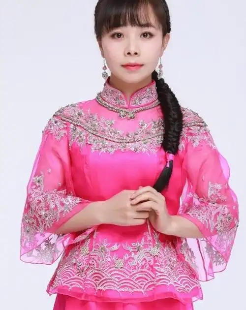 王二妮近照曝光草根成功逆袭做了大官奢侈生活追上范冰冰