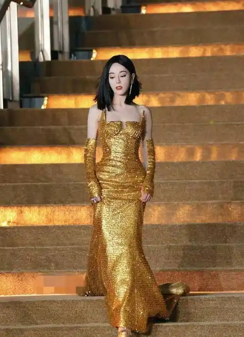 热巴和倪妮同框,同样的瘦,体型差异诠释了"美人在骨不在皮"_皮肤_轰动