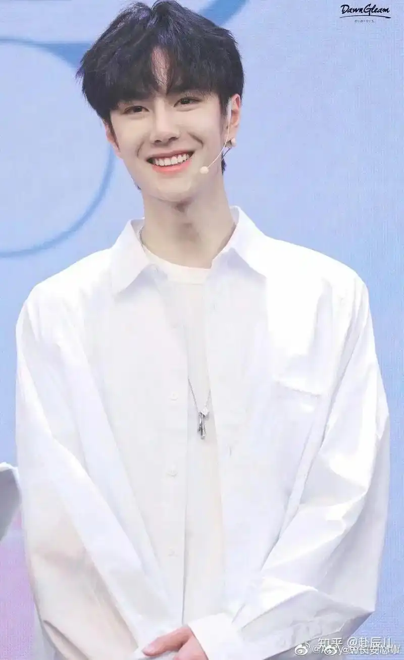 959095的刮弧笑#王一博 #治愈系笑容 #笑起来很甜 # - 抖音