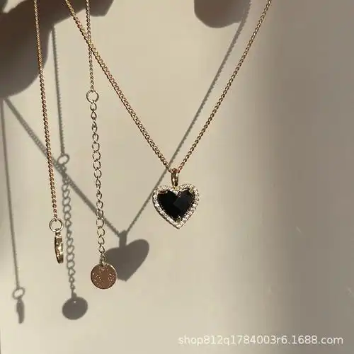 复古ins风秋冬配饰项链简约链黑色长2021链女吊坠新款爱心毛衣链