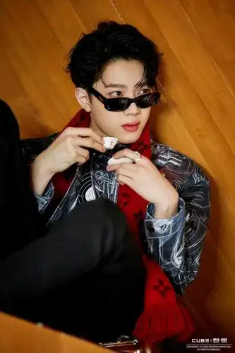 赖冠霖新专辑写真大放出,百变小霖绝美上线